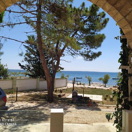 Apartmani Ana Vir Buitenkant foto