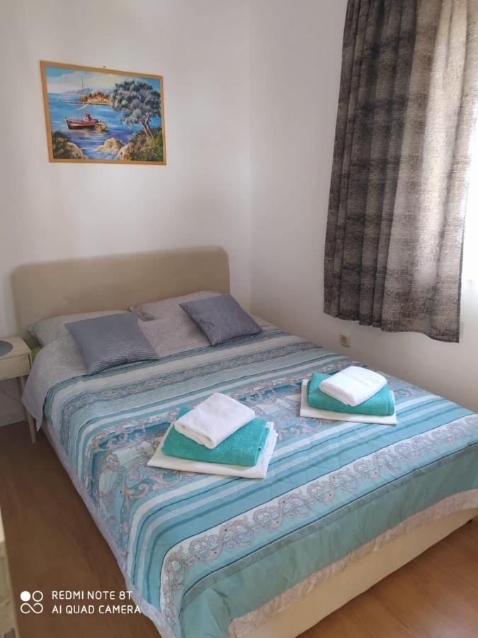 Apartmani Ana Vir Buitenkant foto