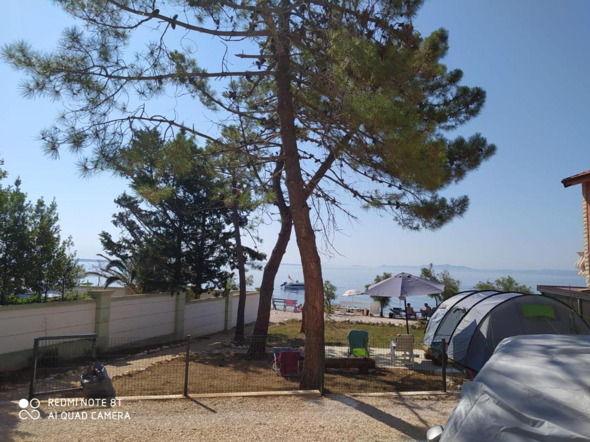 Apartmani Ana Vir Buitenkant foto