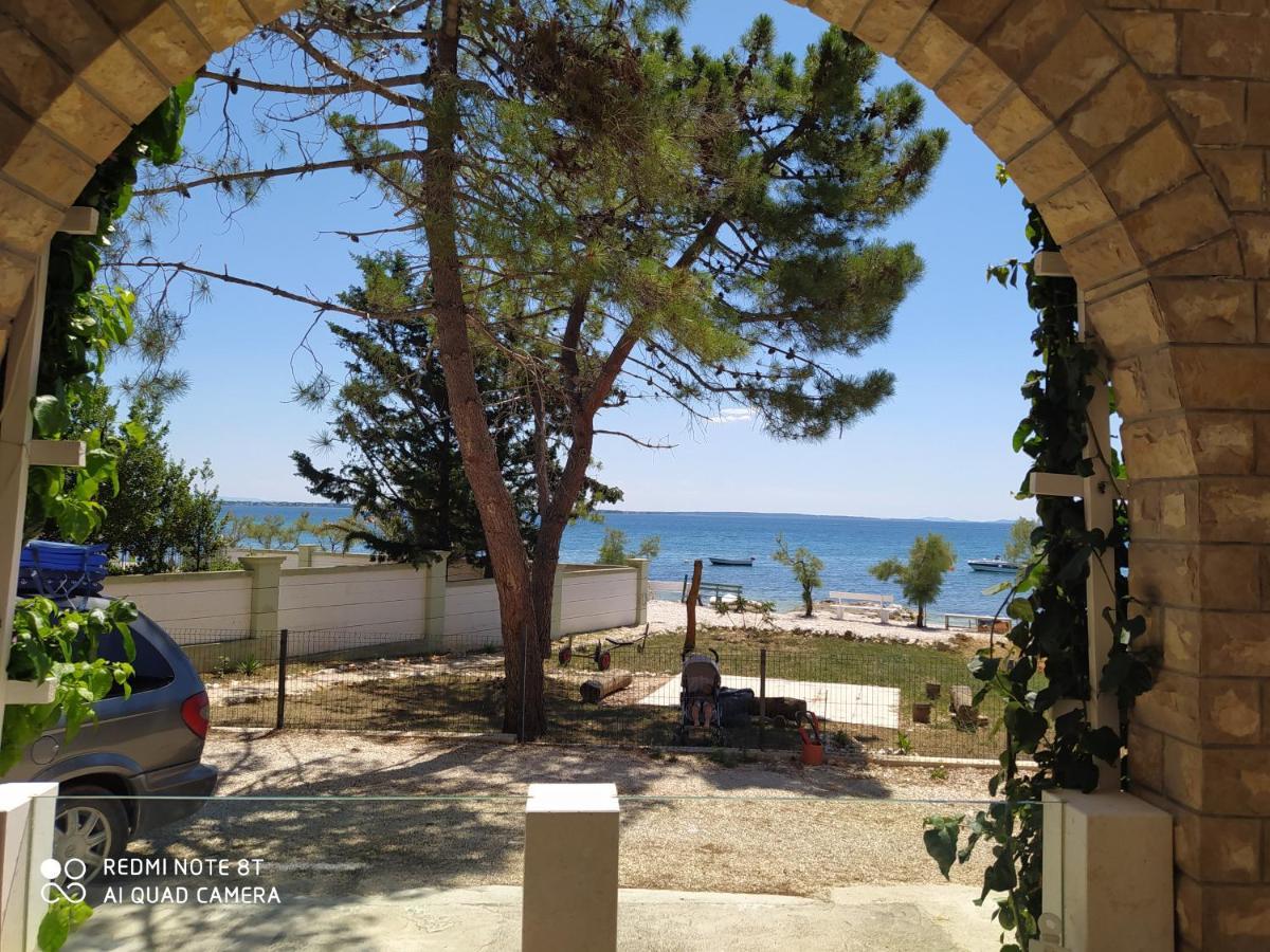 Apartmani Ana Vir Buitenkant foto
