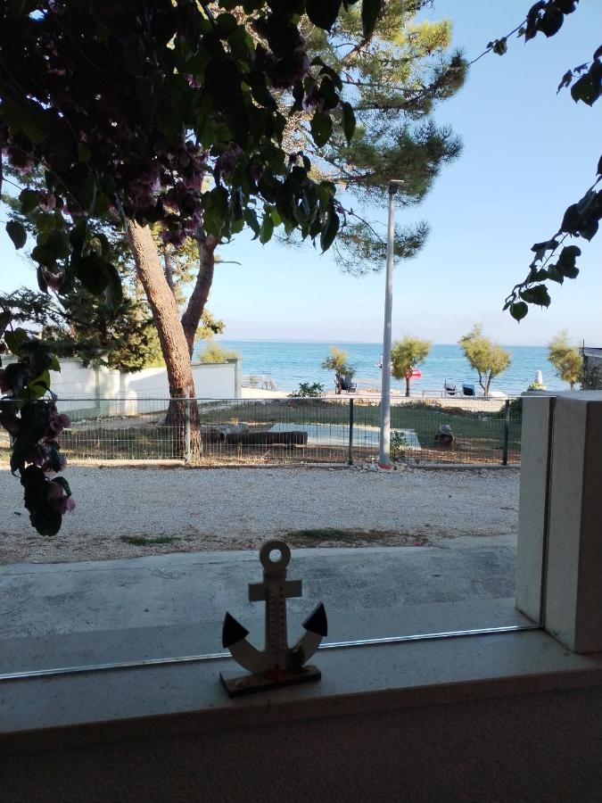 Apartmani Ana Vir Buitenkant foto