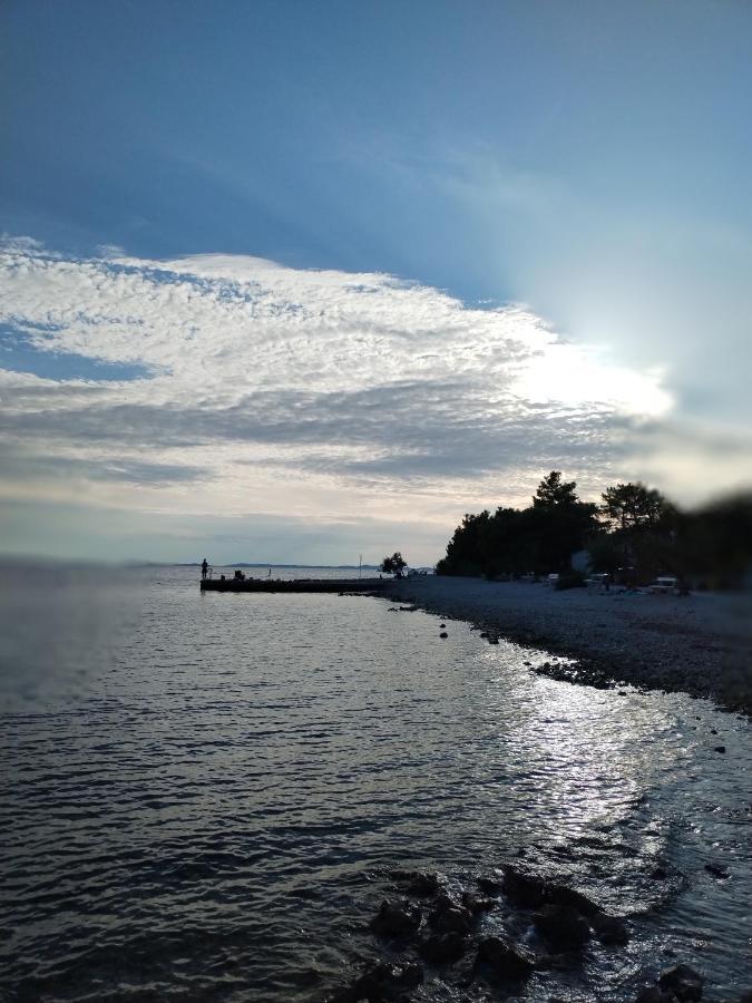 Apartmani Ana Vir Buitenkant foto